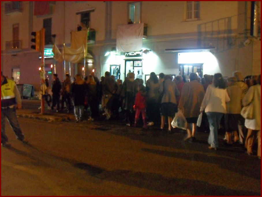 28-10-2011-processione-eucaristica (3)